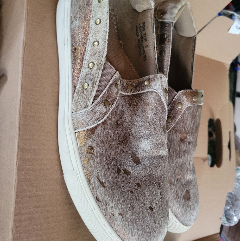 Cowhide slip on shoes